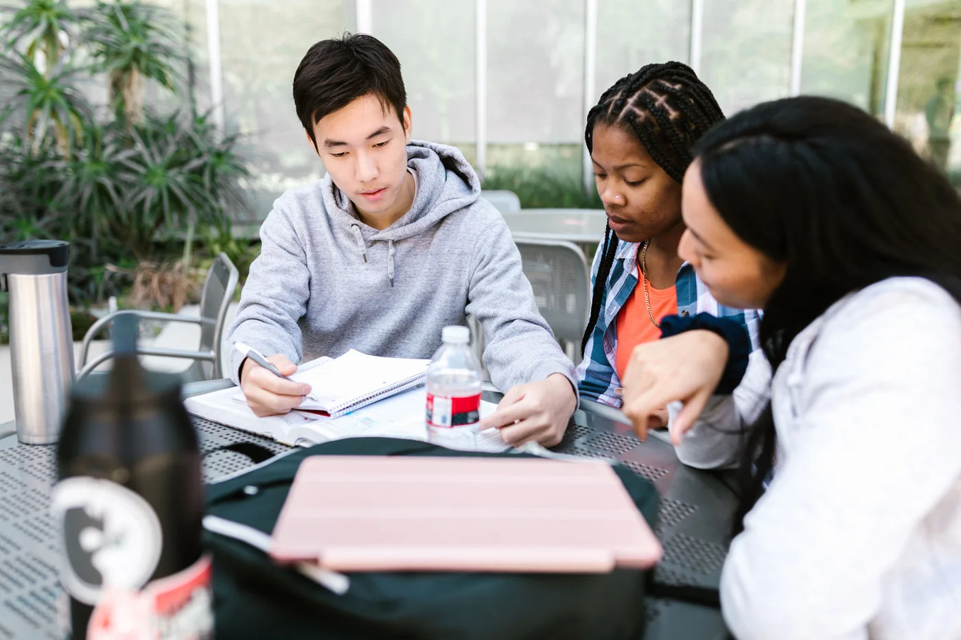 What Are the Advantages of AI in Education? 10 Benefits